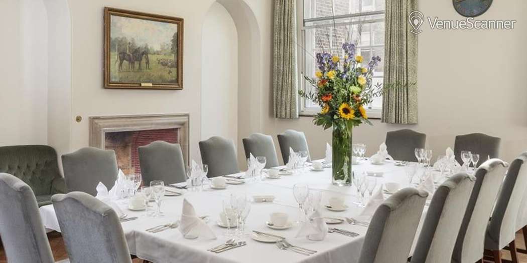 Hire Goodenough College Small Common Room London House