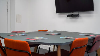 Brentford FC Community Stadium Hub, Meeting Room