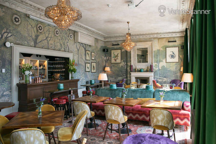 Hire Hollywood Arms Boulvard Bar