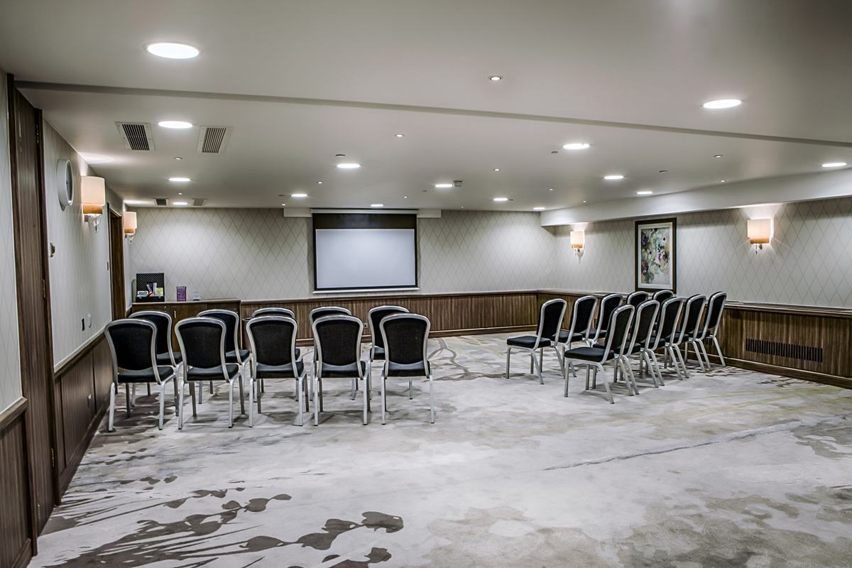 Hire Hilton London Kensington | Kensington Room | VenueScanner