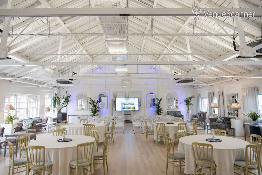 Hire Lumiere London - Old Street The New White Loft