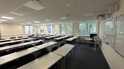 OMNES Education London School, Classrooms Up To 60
