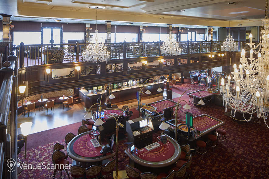 riverboat casino restaurant